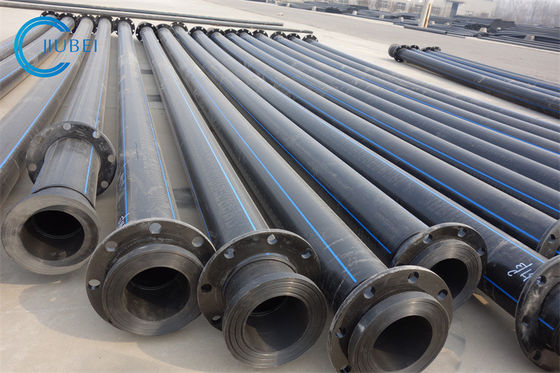Hitam Dengan Pita Biru Dredging HDPE Pipe untuk Ketebalan Disesuaikan dan Sambungan Flange Baja