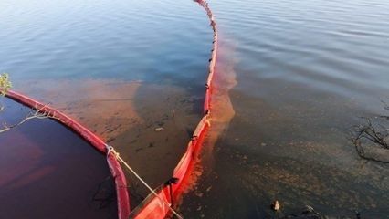 Pengolahan Sungai/Danau Pengelolaan Saluran Tanggapan Kecelakaan Saluran Metode Pemasangan 20m/unit Tirai Limbah
