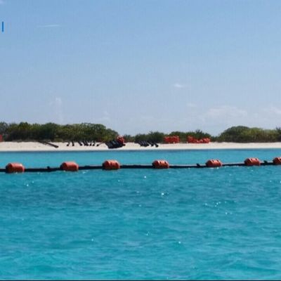 Permukaan Langsing UHMWPE Pipe Extruding Produksi Dengan baut Dan Kacang Termasuk Sertifikasi ISO9001